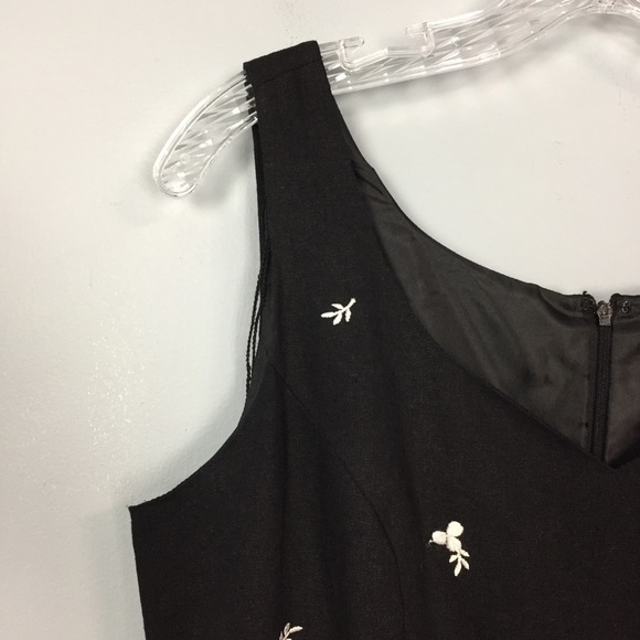 DRESSBARN Sleeveless Embroidered Linen Ble… - Picture 5 of 16